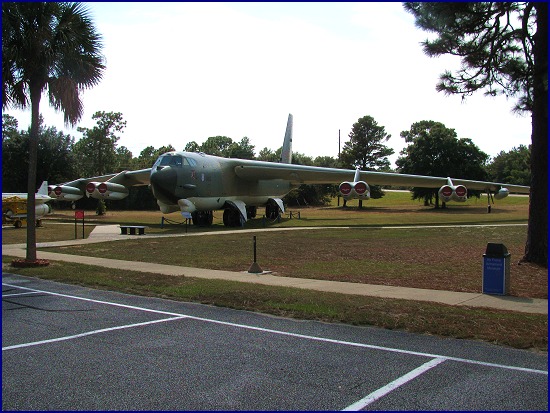 b-52 military bomber