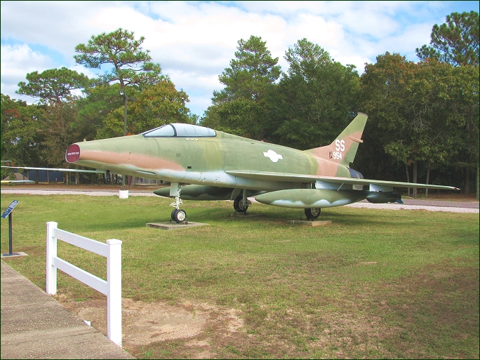 us fighter aircraft photos,
 f-100 super sabre