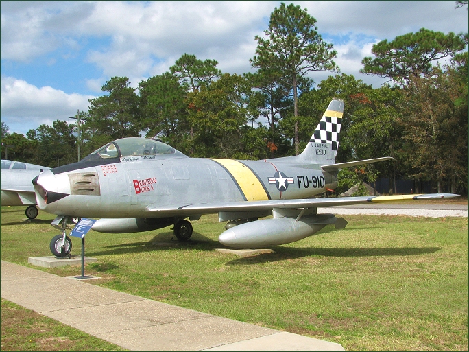 aviation photography,
 f-86 Sabre